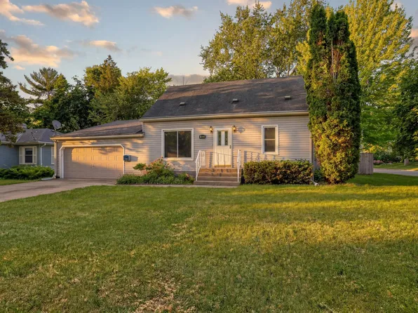 3633 Lowry Ave N, Robbinsdale, MN 55422