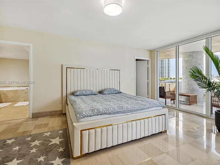 1800 S Ocean Dr #1010 — Photo 15