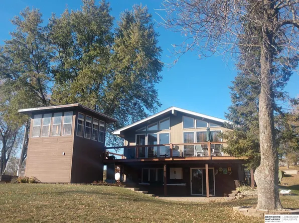 1052 Beaver Lake Blvd, Plattsmouth, NE 68048