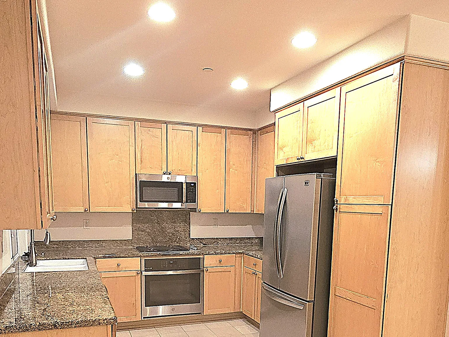 2 bed, 1371 sqft, $3,800 — Photo 3