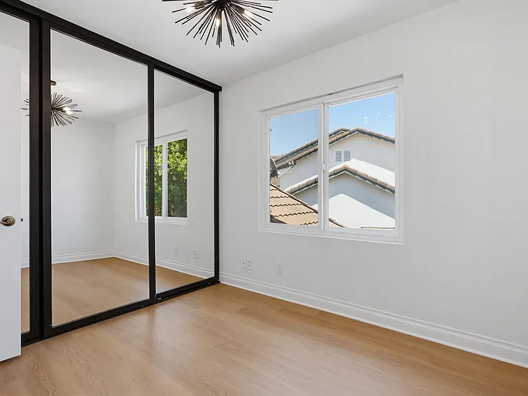 1609 Honeysuckle Ct — Photo 18