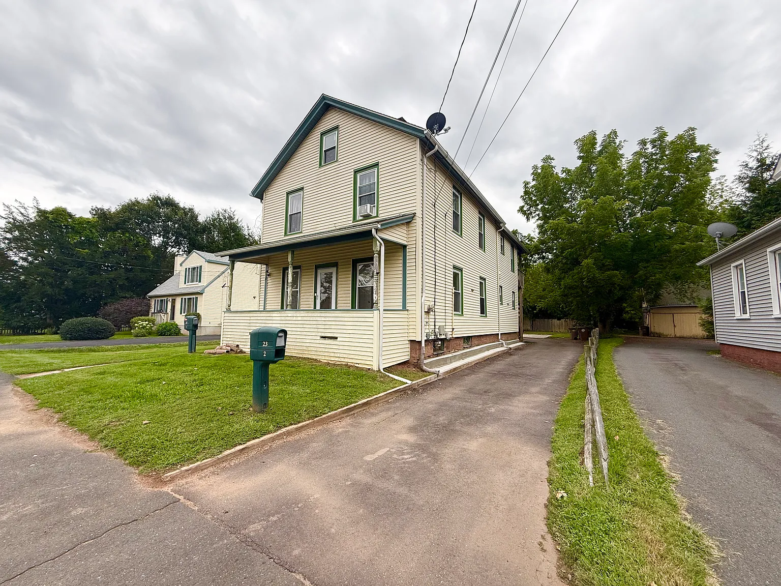3 bed, 1.5 bath, $1,875 — Photo 2