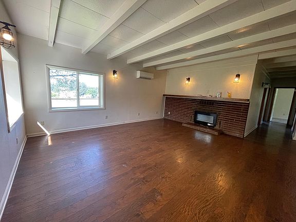 5th image of 410 Bertsch Ave