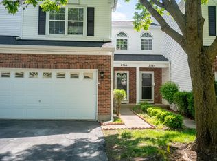 2566 Heritage Ct, Geneva, IL 60134