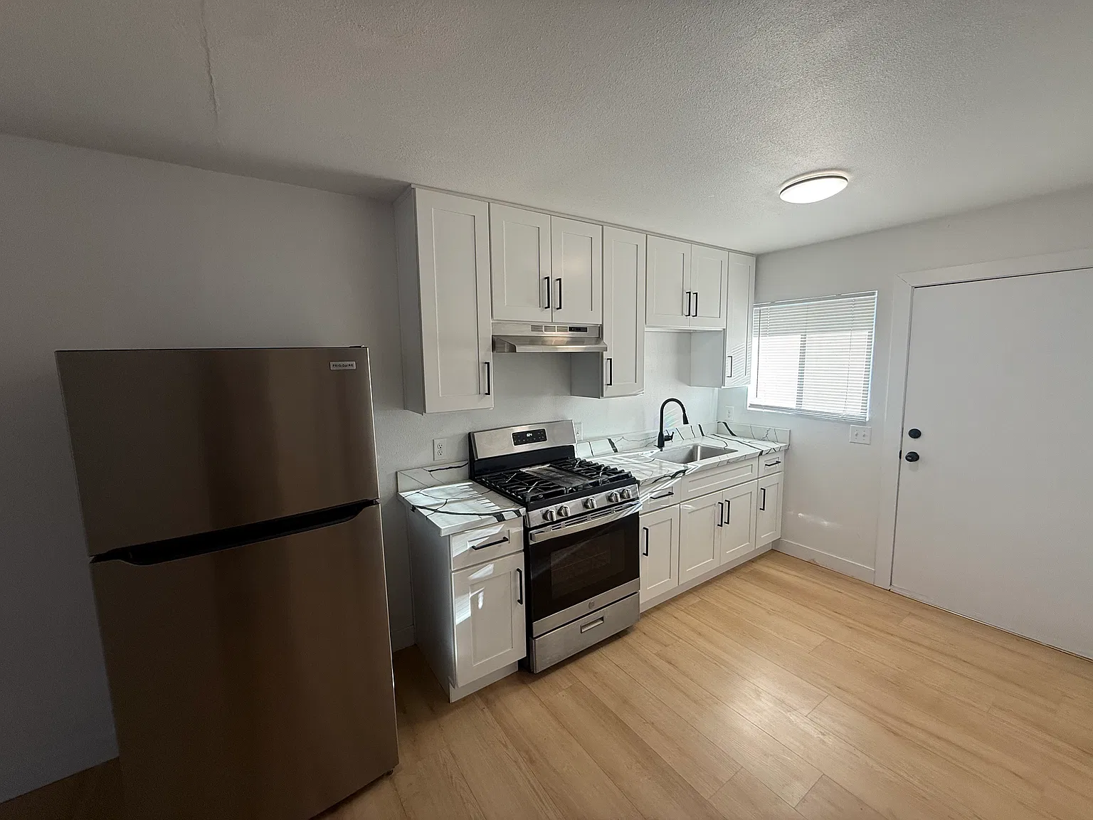 1 bed, 680 sqft, $2,295 — Photo 4