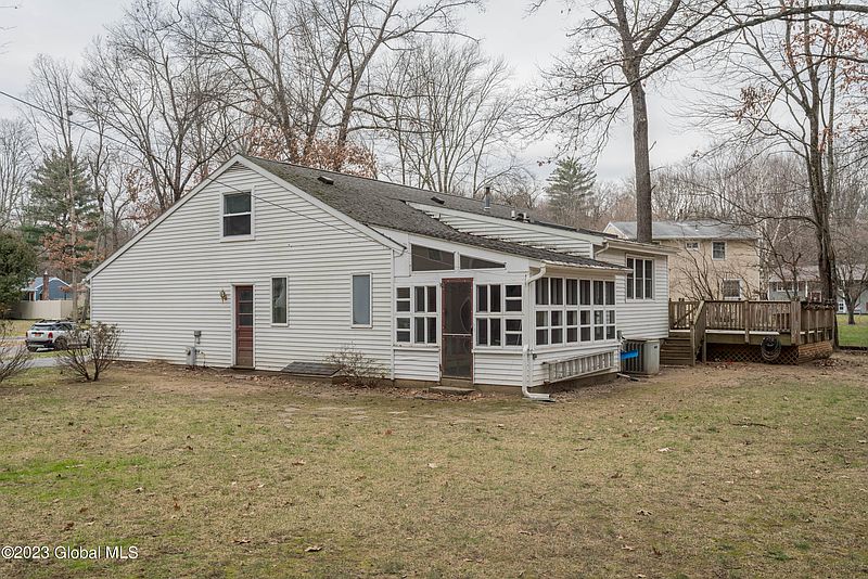 2nd image of 3 Mohegan Court