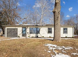 910 NE 61st St, Kansas City, MO 64118