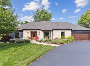 10S580 Glenn Dr, Burr Ridge, IL 60527