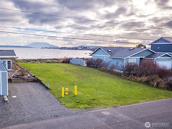 3rd image of 4448 Saltspring Drive