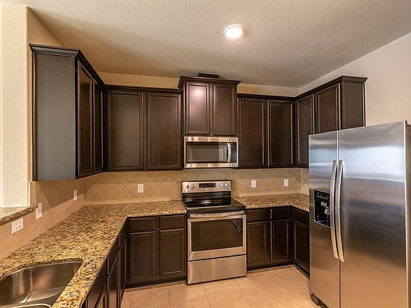4th image of 500 Pine Cove Ln