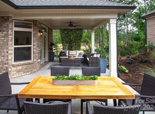 938 Stone Village Dr, Fort Mill, SC 29708