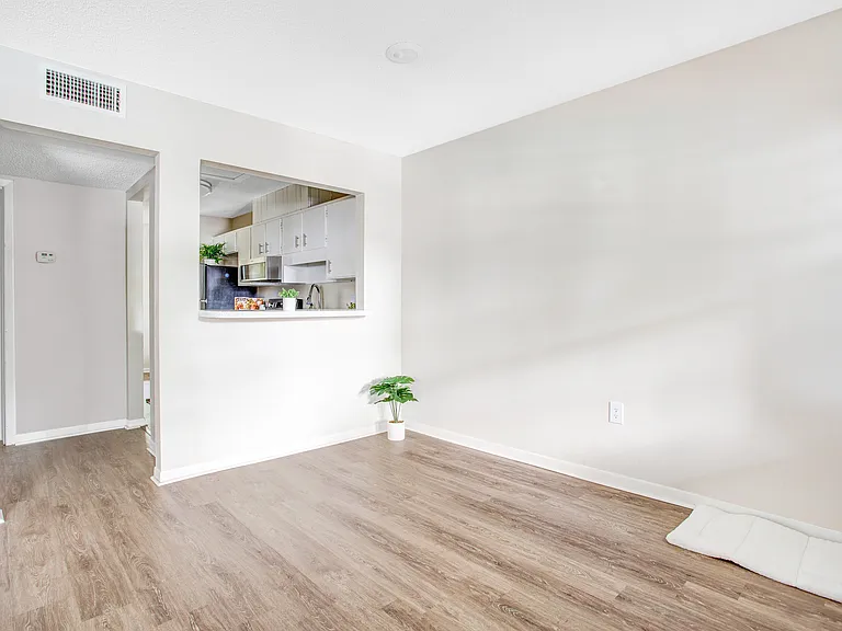The Henry Apartments — Photo 28