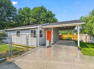 945 N Dove Ln, Boise, ID 83704