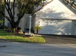 7764 Hibiscus Ln, Coral Springs, FL 33065