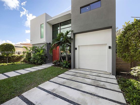 3rd image of 2990 SW 20th St