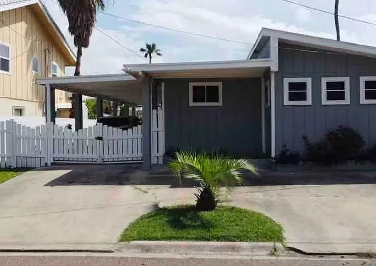 1009 Trout Ave — Photo 1