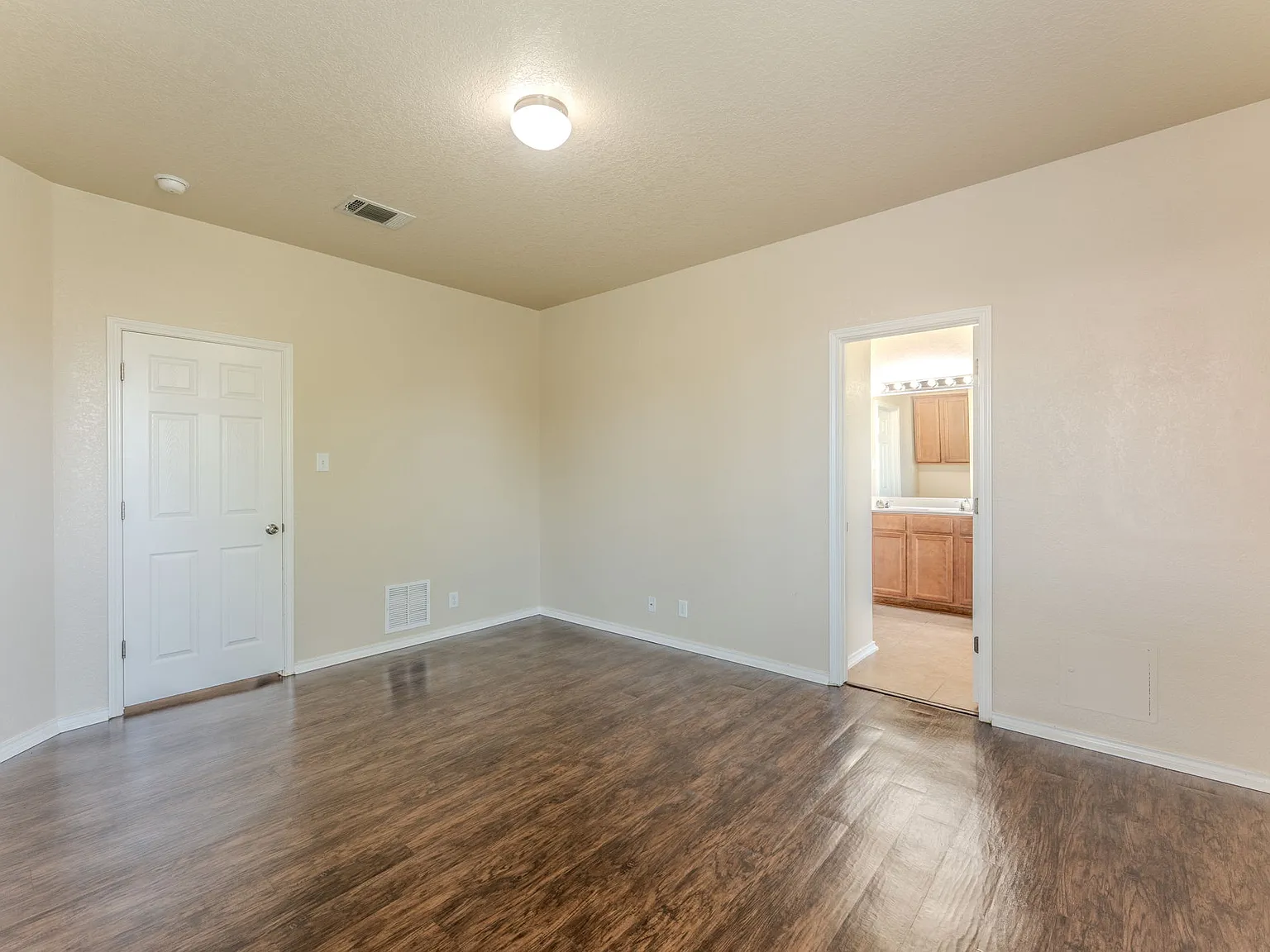 3 bed, 1665 sqft, $1,795 — Photo 2