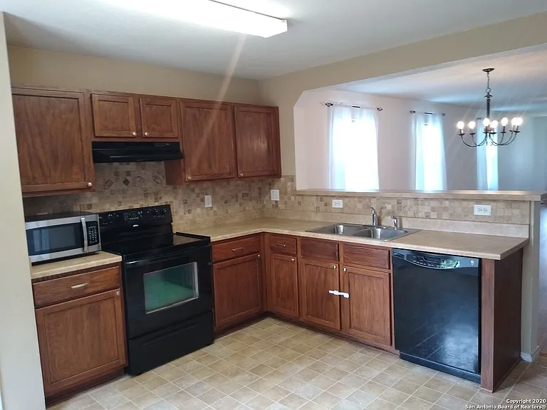 5902 Trent Rnch — Photo 8