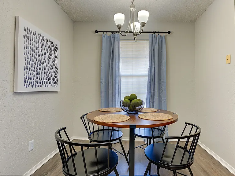 The Encore on Kingston — Photo 3