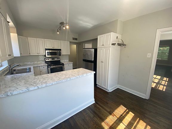 4th image of 7548 Oxford Dr APT 2
