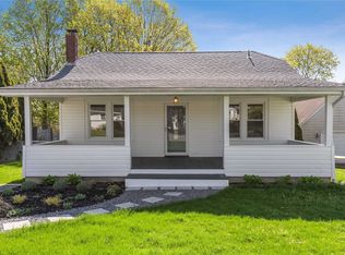 360 Bayer Rd, Mattituck, NY 11952