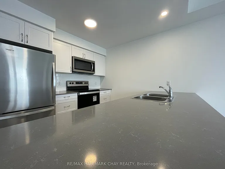 30 Hanmer St W #203 — Photo 8