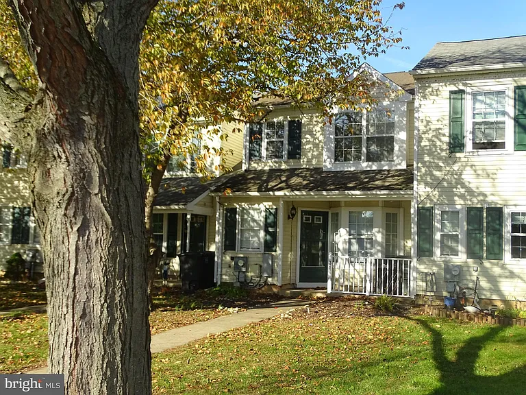 31 Plumly Way — Photo 1