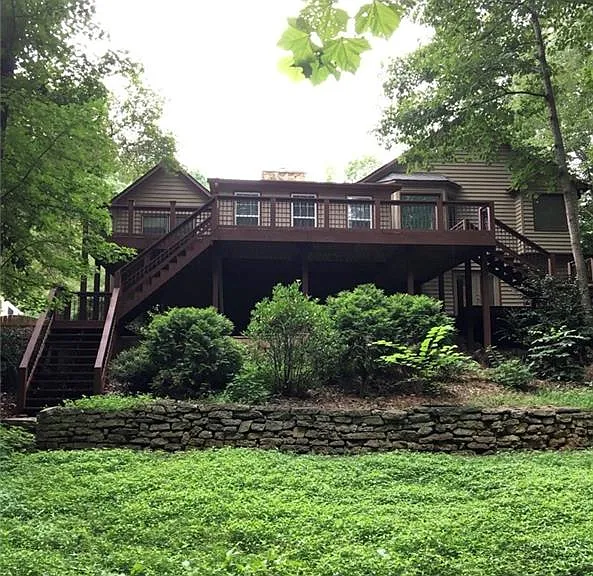 2189 Chartwell Dr — Photo 2