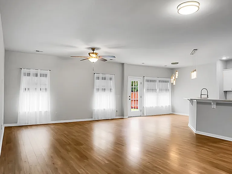 210 Daniels Creek Cir — Photo 12