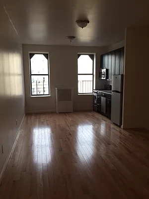 Rented by PMG Real Estate  | media 7