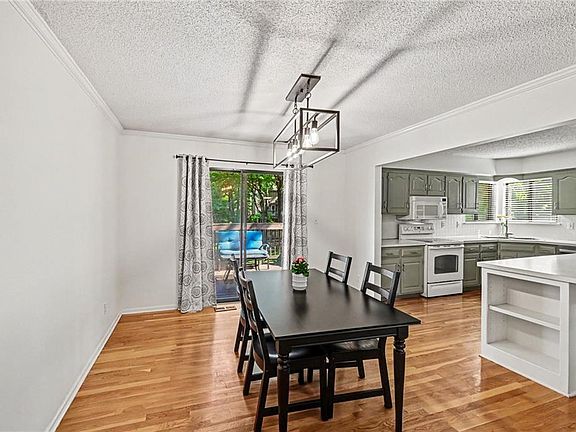 5th image of 14426 W 92nd Ter