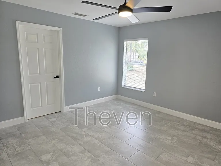 805 E 13th St — Photo 19