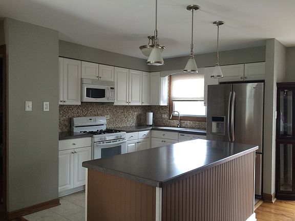 3rd image of 7403 Nottingham Dr