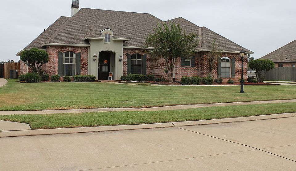 1st image of 109 Magnolia Chase Dr