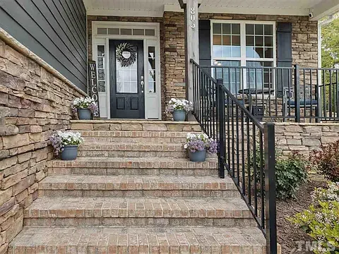 805 Prince Dr — Photo 2