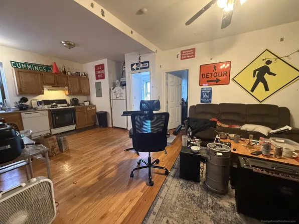 17 Cummings Rd, Boston, MA