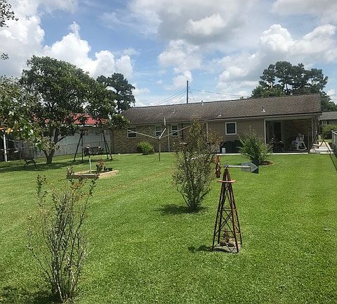 4th image of 126 Napoleon Ave