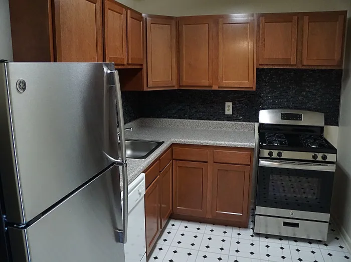 Calvert Hall Apartments — Photo 26