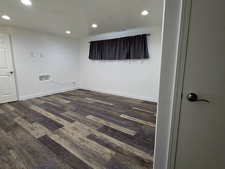 2631 W Sharron Dr — Photo 5