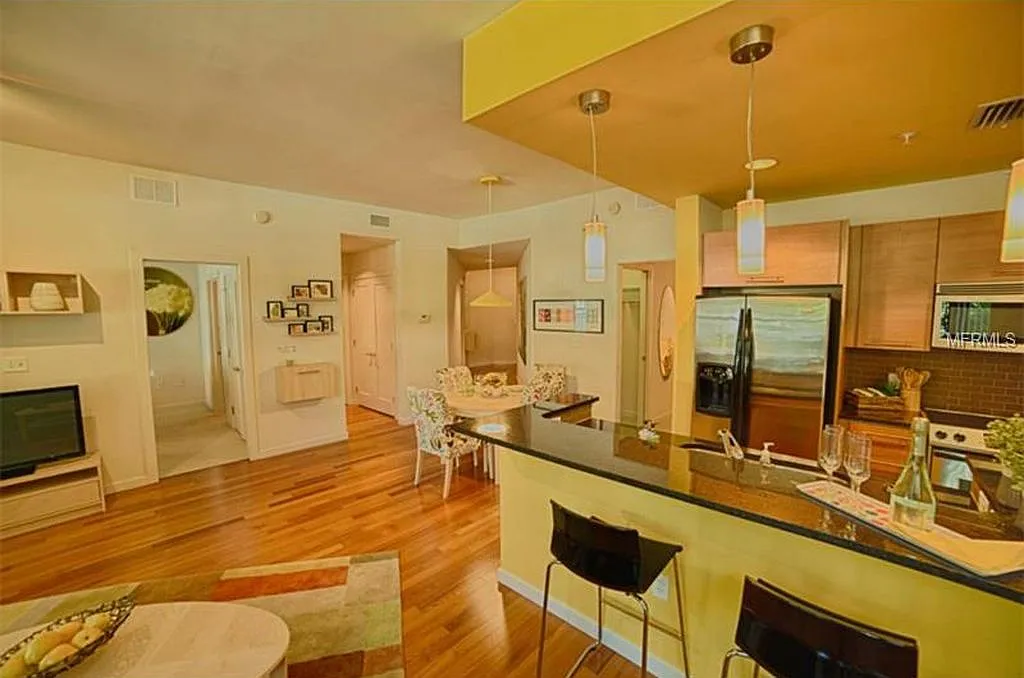 2 bed, 1273 sqft, $3,150 — Photo 2