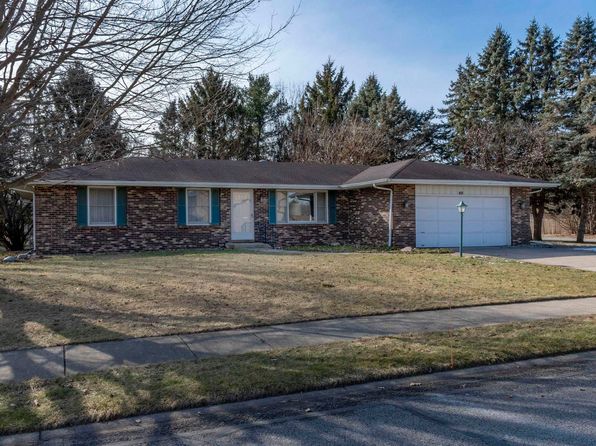 1906 Somersworth Dr, South Bend, IN 46614