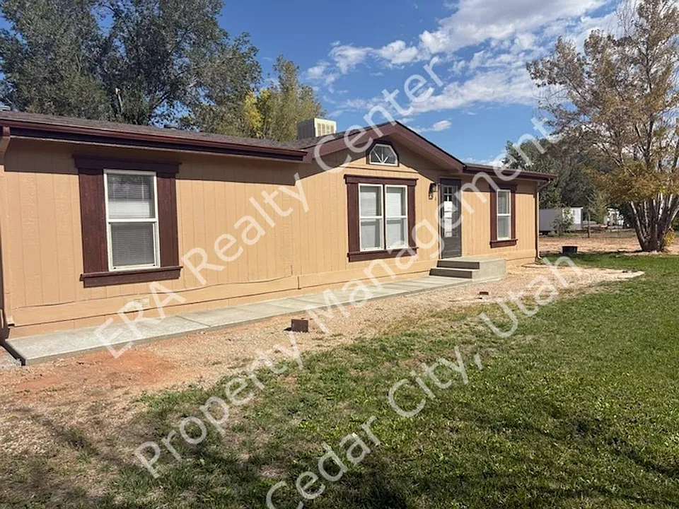 256 W Sheltie Ln