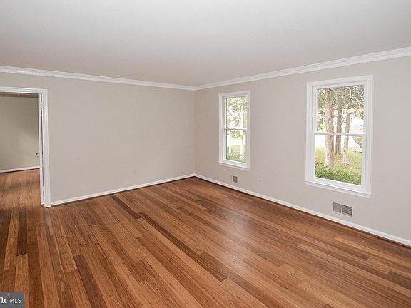 4th image of 923 Holly Blossom Ct