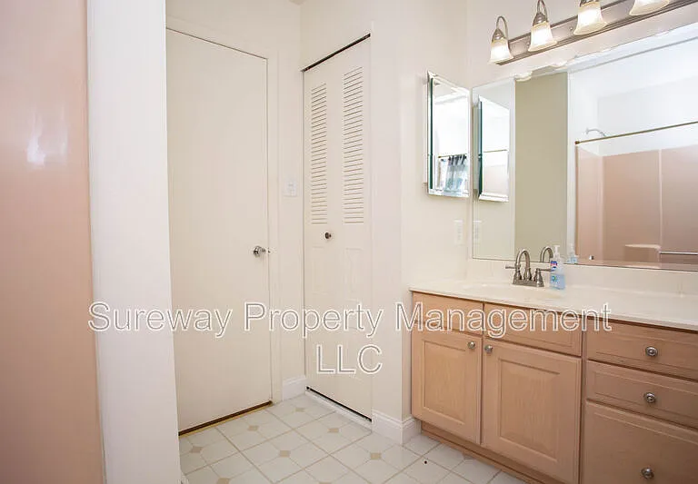 2147 Harbour Dr — Photo 36