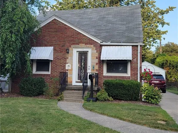 585 Sylvandale Ave, Oregon, OH 43616