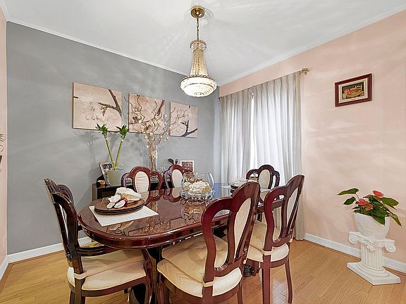 4th image of 4705 Avenue