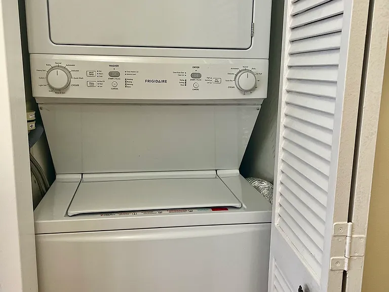 Washer/dryer in unit