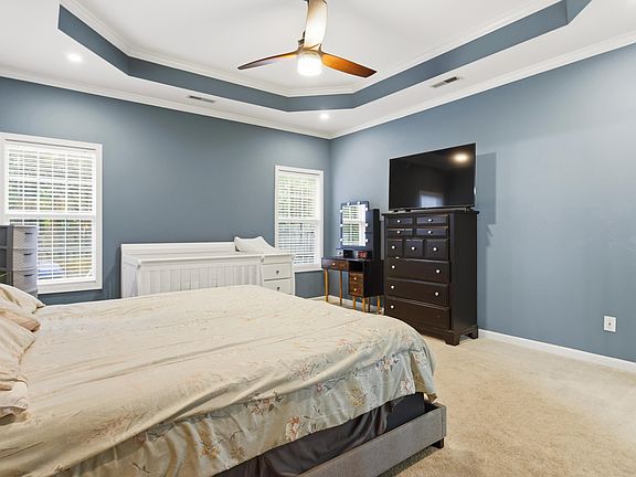 4th image of 298 Nottingham Dr