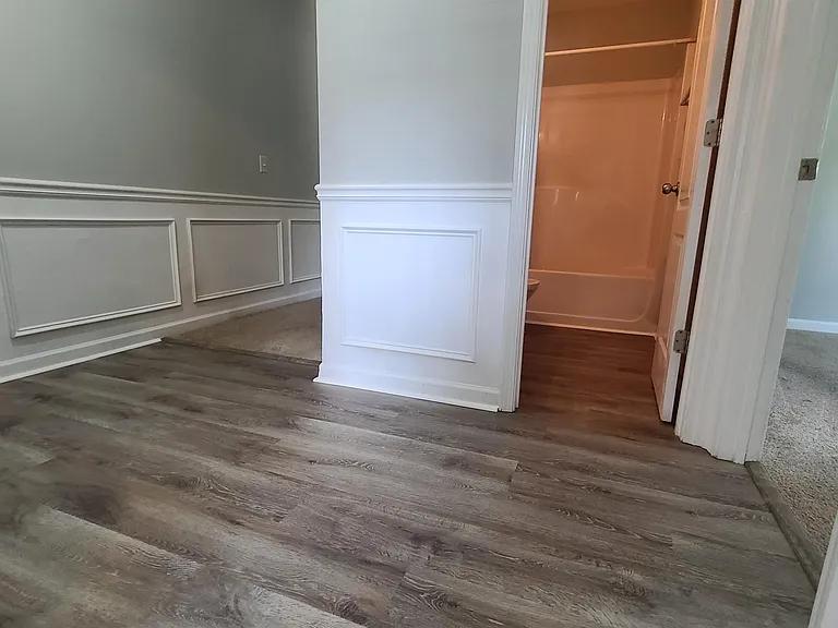 1593 Queen Elizabeth Dr — Photo 9