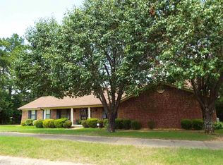 11 Dover Dr, Little Rock, AR 72204